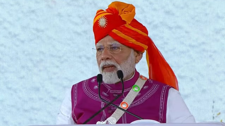 पीएम मोदी का गुजरात दौरा: दाहोद में इतने हज़ार करोड़ की परियोजनाओं का उद्घाटन, ‘ऑपरेशन सिंदूर’ पर पाकिस्तान को कड़ा संदेश