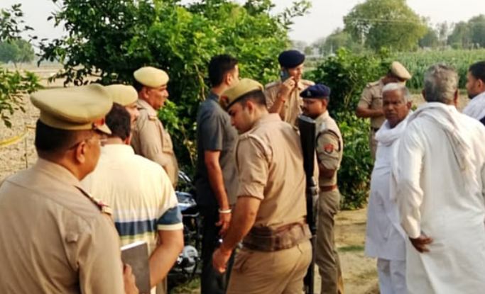 फिरोजाबाद में जमीनी विवाद में क्रूर हत्याकांड: पूर्व प्रधान और बेटे को फावड़े से काटा, पोस्टमार्टम में इतने घाव