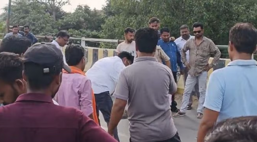 दर्दनाक हादसा: नौगवां ओवरब्रिज पर ट्रक ने स्कूटी सवार छात्रा को कुचला, एक की मौत, दूसरी घायल