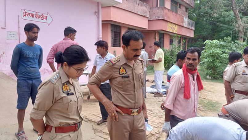 बाराबंकी में भीषण सड़क हादसा: अर्टिगा कार और ट्रक की टक्कर में महिला समेत चार की मौत, तीन घायल
